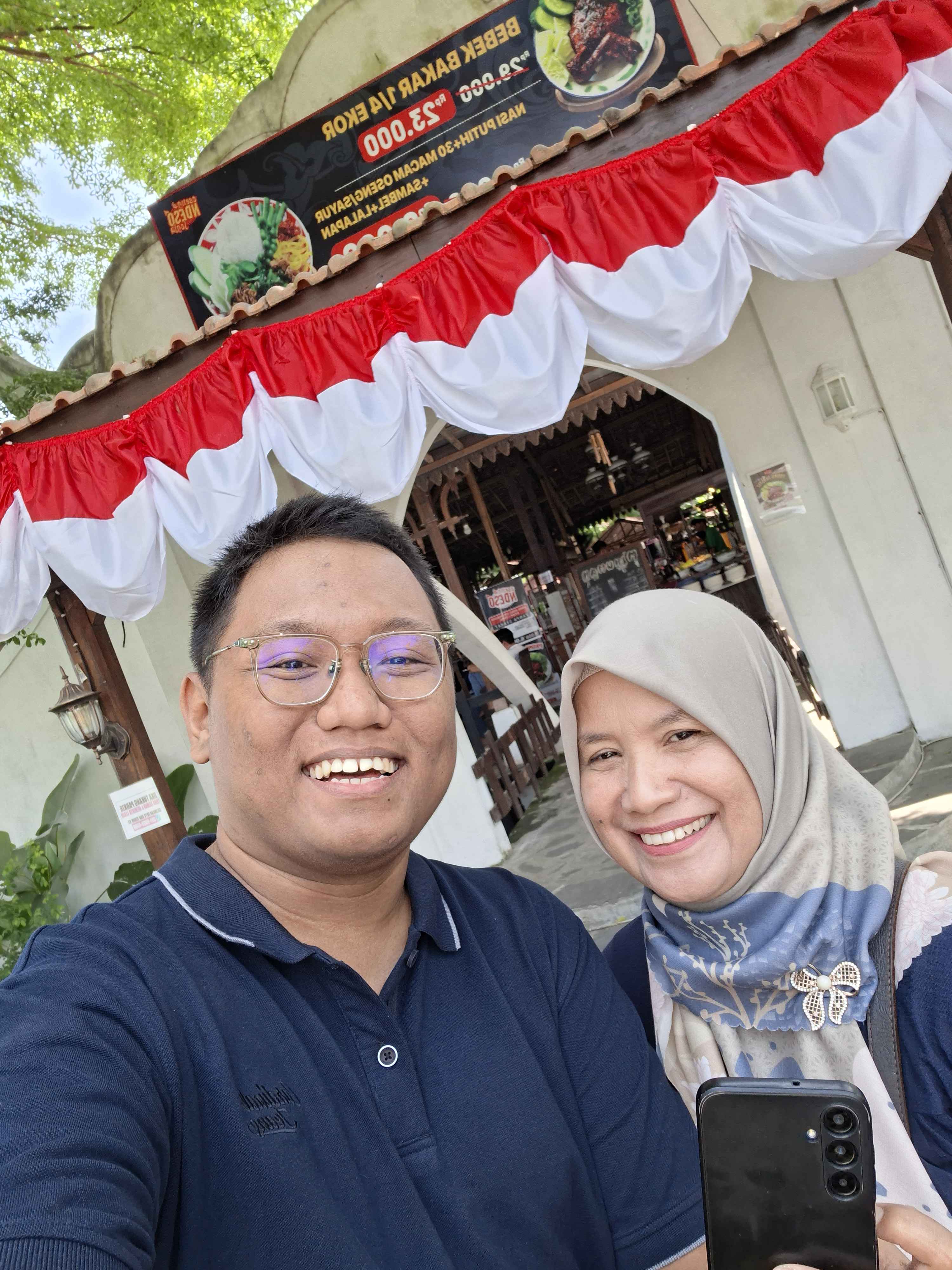 Selfie with Mom at Oseng Ndeso
